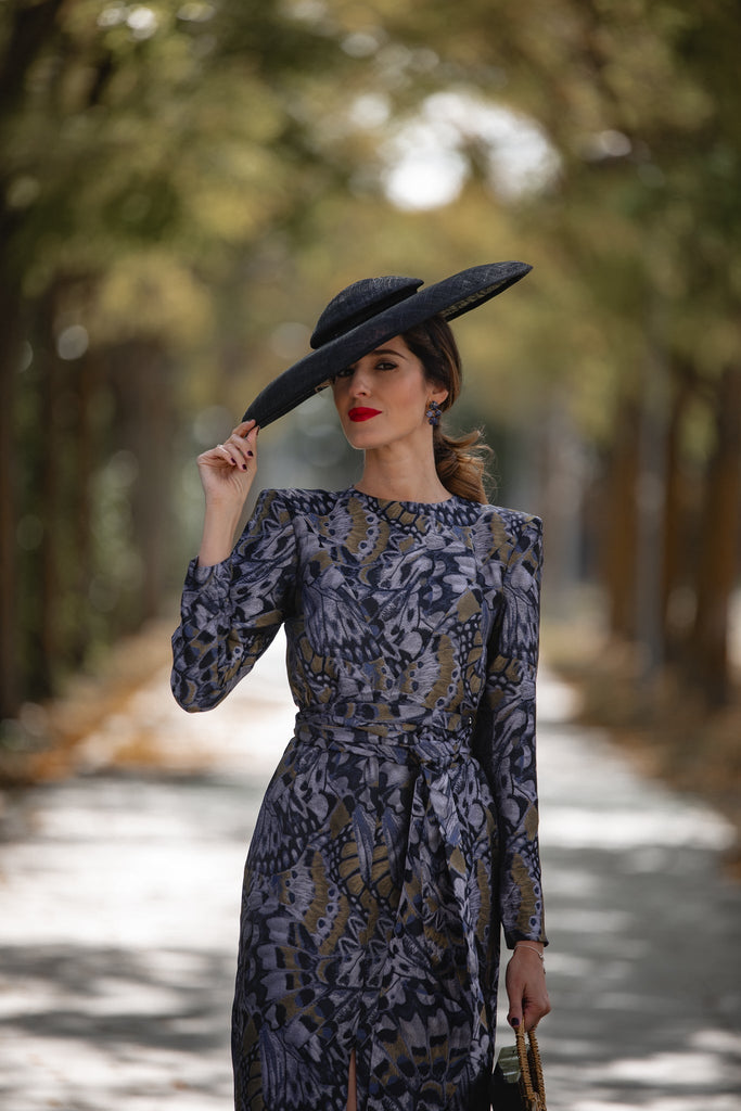 Sandra Majada deslumbra con el vestido de invitada ADELA de Meryfor